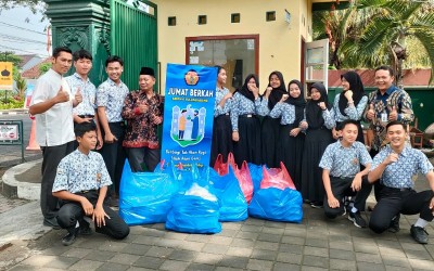 SMPN 6 Tulungagung Gelar Kegiatan Jumat Berkah: Wujud Kepedulian dan Pembiasaan Religi Berbagi